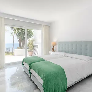 https://hanami-alcazaba-beach-front-sea-view.1costadelsol.com