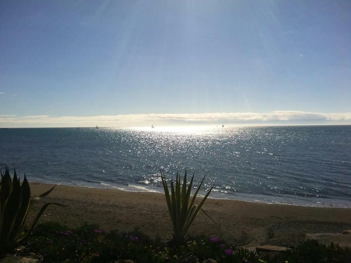 הוילה אסטפונה Urb Playa Azul 24 0*,