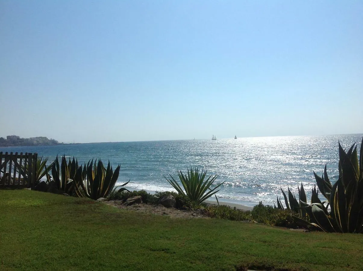 Holiday home Urb Playa Azul 24 Villa Estepona